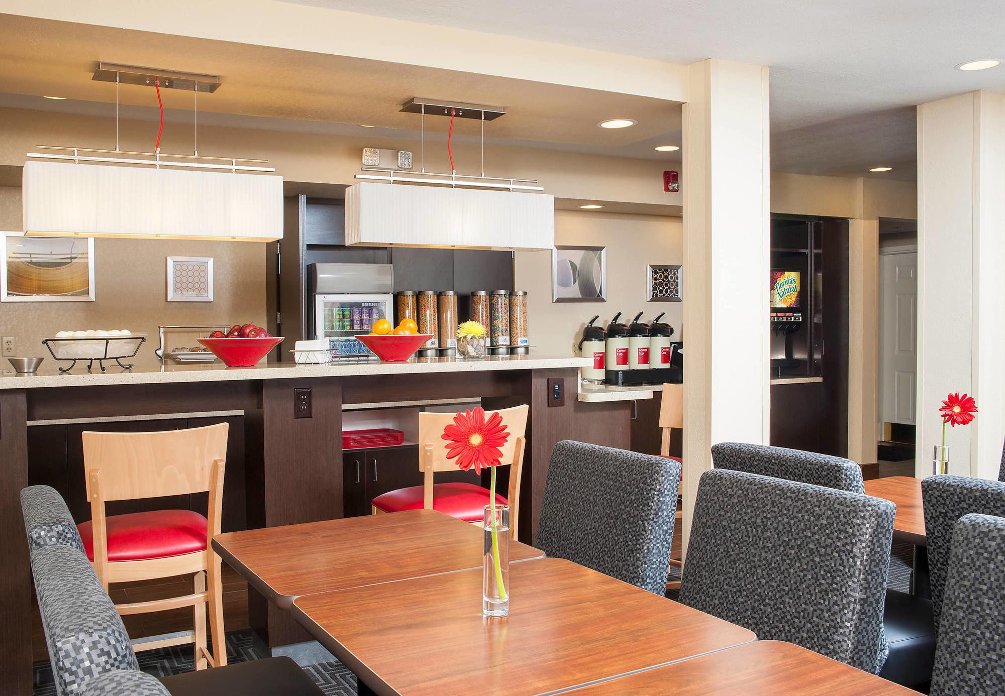 Towneplace Suites Indianapolis Park 100 Exteriör bild