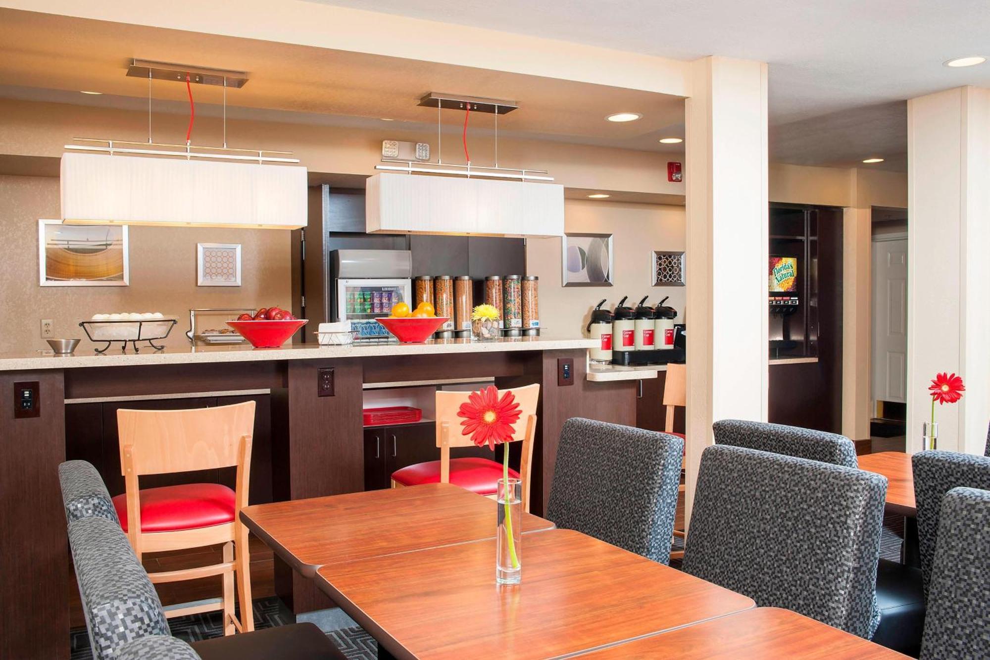 Towneplace Suites Indianapolis Park 100 Exteriör bild